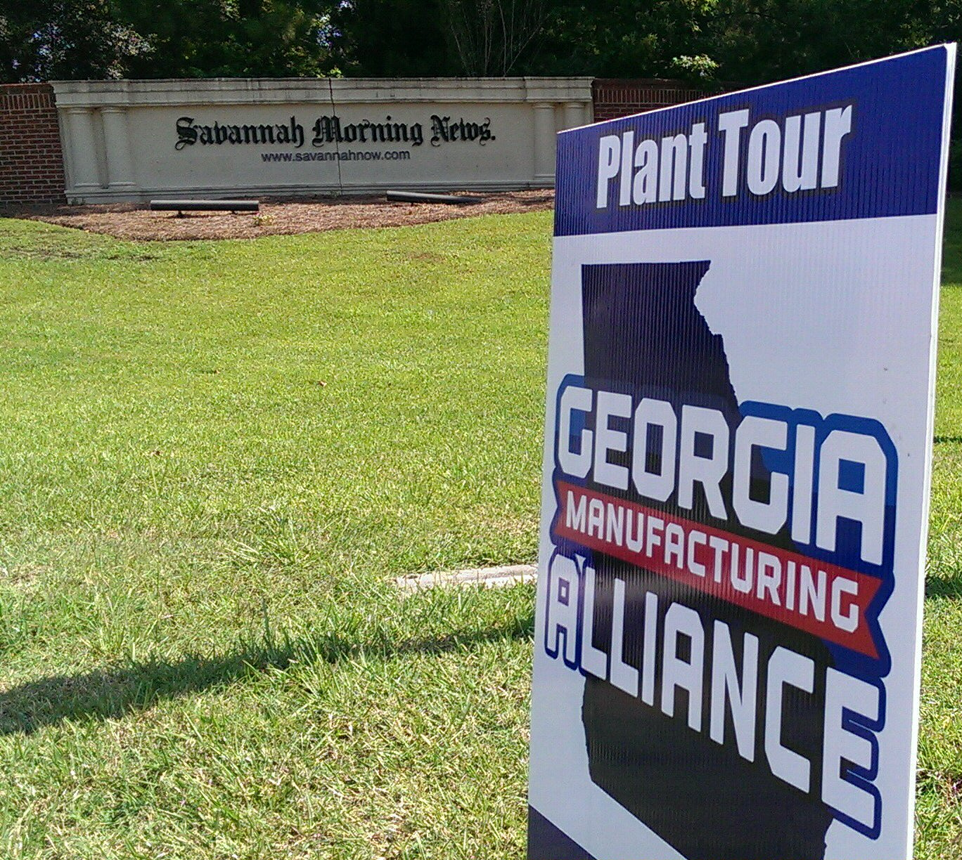 Manufacturing Alliance Tours the Savannah Morning News